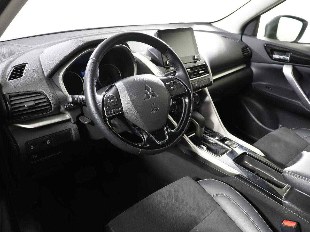 Mitsubishi eclipse cross вариатор. Mitsubishi eclipse cross 2025. эклипс кросс митсубиси 2019 внутри.